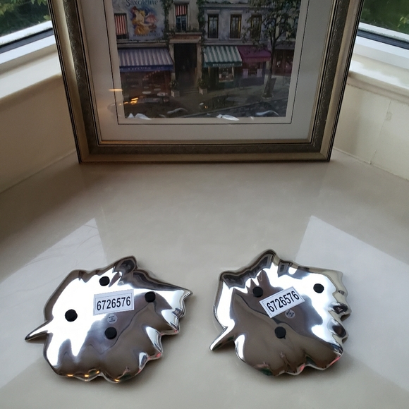 Leaf Cut Out Home Decorative Plates Porcelain Accent Tableware Color: Purple NWT - Picture 6 of 7